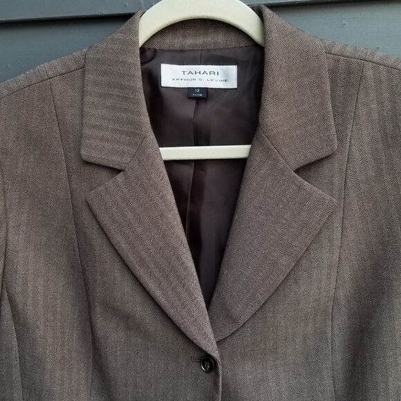Tahari Brown Herringbone Blazer size 12 - Picture 2 of 9